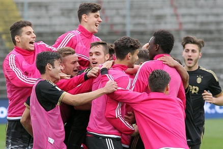 Viareggio, Spezia-Juventus 4-5 (2-2) ai rigori: bianconeri di Grosso in finale col Palermo