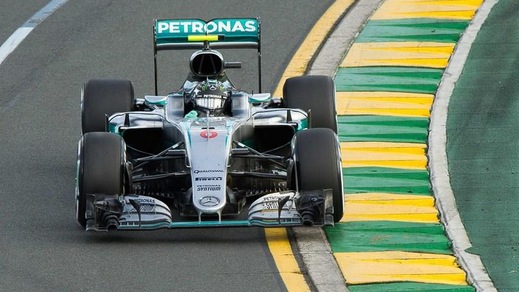 F1 Mercedes, Hamilton: «La Ferrari potrebbe essere davanti»