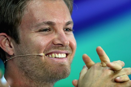 F1 Mercedes, Rosberg: «Lotta serrata con la Ferrari»