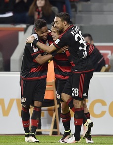 Bundesliga, Bayer Leverkusen-Wolfsburg 3-0: Chicharito show