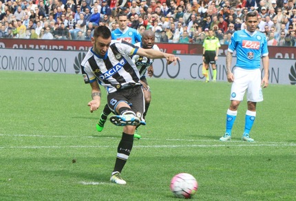 Serie A, Udinese-Napoli 3-1: la Juve vola a +6, espulso Higuain