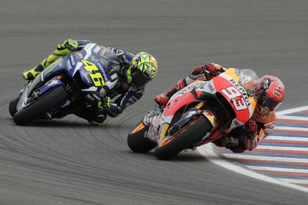 MotoGp, Gp Argentina: Marquez vince su Rossi, disastro Ducati