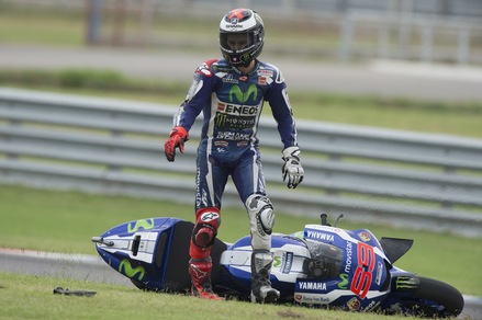 MotoGp, Lorenzo: «Un fine settimana da dimenticare»
