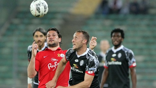 Serie B, Bari-Cesena 0-0: lo spareggio finisce a reti inviolate