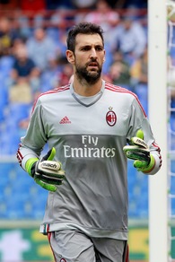Moglie Diego Lopez contro ritiro Milan: «Come spiego a mia figlia che papà non le leggerà la favola?»