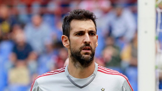 Moglie Diego Lopez contro ritiro Milan: «Come spiego a mia figlia che papà non le leggerà la favola?»