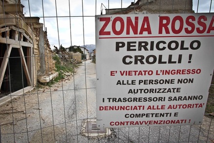 Terremoto dell'Aquila, l'Italia ricorda le vittime: oggi sono sette anni