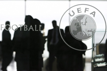 Panama Papers, la polizia svizzera perquisisce la sede della Uefa