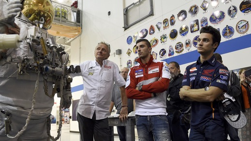 MotoGp, Iannone e Pedrosa in visita alla Nasa