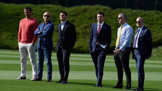 Inter, quasi tutta la dirigenza assiste all'allenamento