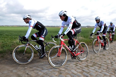 Ciclismo, Andrea Vendrame: trauma cranico dopo urto con auto