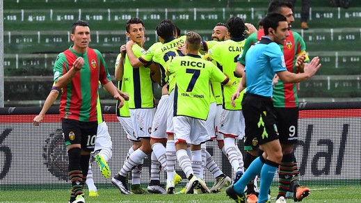 Serie B: Cagliari ko, il Crotone vola a +5. Salernitana ok