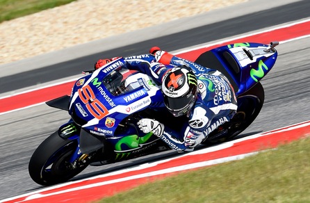 MotoGp, Lorenzo: «Non riuscivo a frenare». Iannone esulta