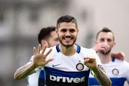 Icardi festeggia i 50 gol con l'Inter