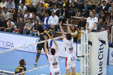 Volley, Sueperlega, Modena vince a Trento e va 2-0