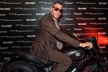 Lapo Elkann che look in moto all'evento Italia Indipendent Ducati!