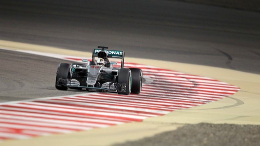 F1 Cina, Hamilton penalizzato di cinque posizioni in griglia