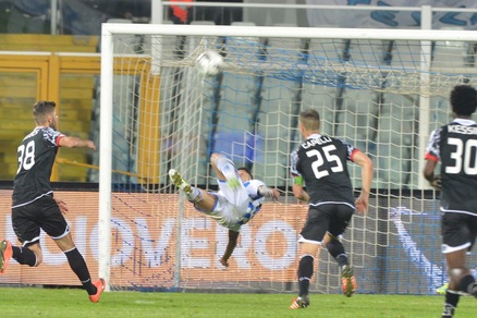 Serie B Pescara, Lapadula come Pinilla: rovesciata e il Cesena va ko