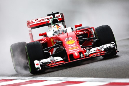 F1, Cina: pioggia sulle terze libere, Vettel primo