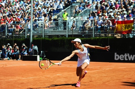 Tennis Fed Cup: Schiavone e Vinci ko, la Spagna vola sul 2-0