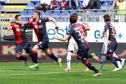 Il Cagliari travolge il Brescia con 6 gol: la serie A è a un passo!