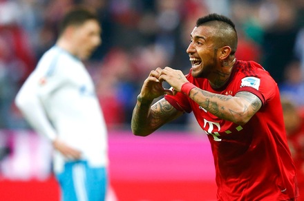 Bundesliga, il Bayern Monaco allunga sul Borussia: 3-0 allo Schalke04