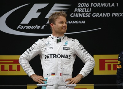 F1, per Rosberg è fuga in lavagna