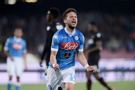 Serie A Napoli-Bologna 6-0: Doppietta Gabbiadini, tripletta Mertens