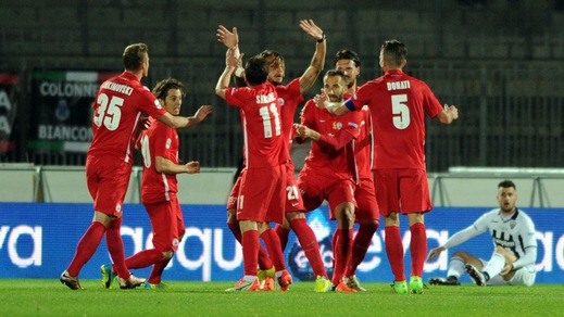 Ascoli-Bari 0-1, decide l'errore di Cinaglia