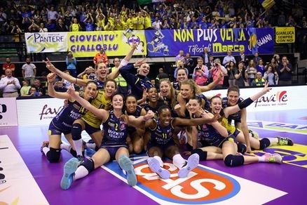 Volley: A1 Femminile, Conegliano è la prima finalista
