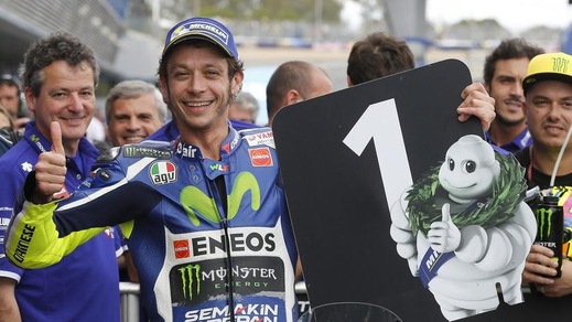 MotoGP, Rossi: «Bene la pole, ma domani sarà battaglia»