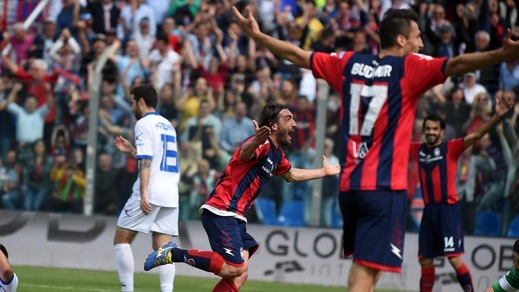 Crotone-Como 2-0, calabresi a un passo dalla A