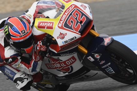 Moto2, a Jerez trionfa Sam Lowes