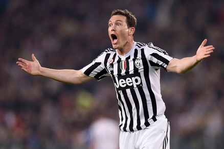 Juventus, Lichtsteiner: «Sto ancora rosicando per la Champions»