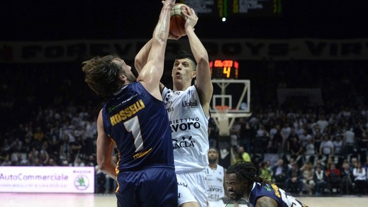 Fontecchio stende Torino, Manital nei guai