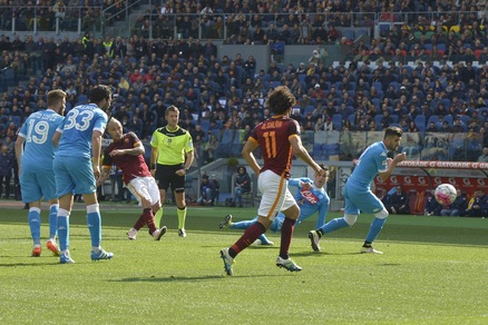 Serie A, Napoli avanti in quota per il secondo posto