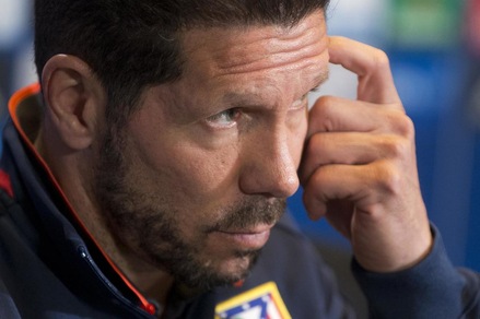 Liga, lancia il pallone in campo: per Simeone lunga squalifica