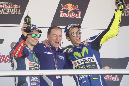 MotoGp Yamaha, Jarvis promette: «Tratteremo Lorenzo come Rossi»