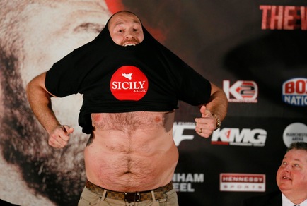 Boxe, la pancia di Fury... è uno spot per la Sicilia?