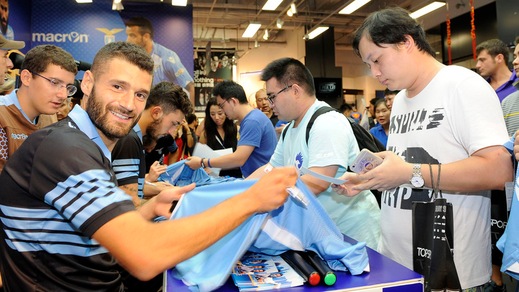 Ma non c'è un cinese per la Lazio?