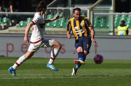 Milan, i tifosi dicono no al rinnovo di Montolivo: è bufera sul web