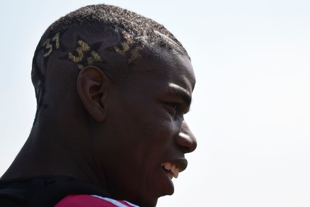 Juventus, Pogba a Vinovo con gli scudetti in testa