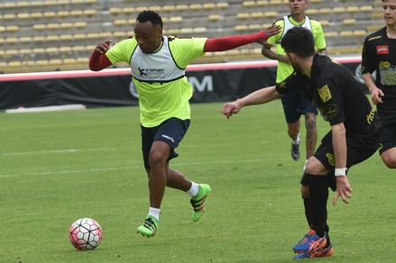 Bologna, Floccari brilla nell'amichevole