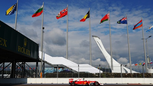 F1, Sochi: Vettel insegue Hamilton nelle seconde libere