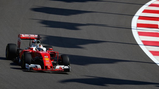 F1, Sochi: Hamilton davanti a Vettel nelle seconde libere