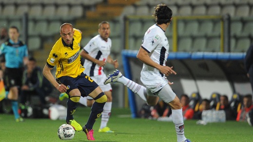 Modena-Crotone 1-1: calabresi festeggiano la serie A
