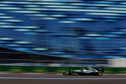 F1, Sochi: ancora Hamilton, Ferrari inseguono nelle ultime libere