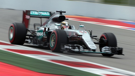 F1, Sochi: niente Q3 per Lewis Hamilton