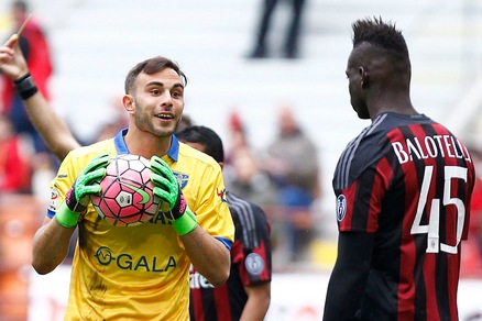 Calciomercato Frosinone, trattative in corso per Bardi e Pryyma