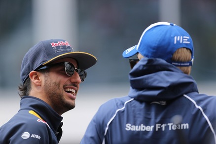 F1, Ricciardo: «Mi aspetto le scuse di Kvyat»